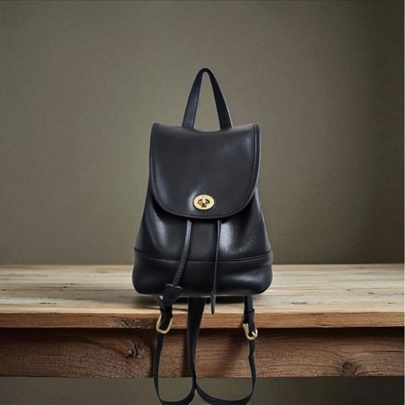 Vintage Coach  Black Leather Daypack Backpack 9960 - Picture 1 of 15